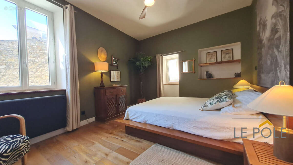 Maison de Ville à  Saint Marcel d'Ardèche de 148m² Habitables - 4 Chambres - ESPACE EXTERIEUR - photo 8