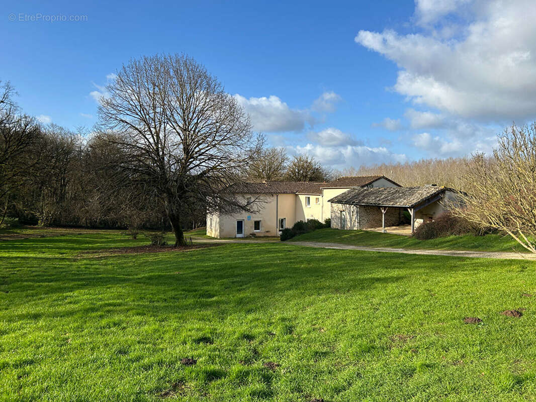 Maison à COUHE