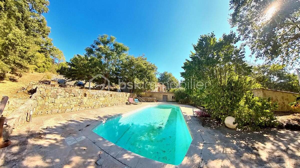 Maison 7 pièces au calme - photo 2