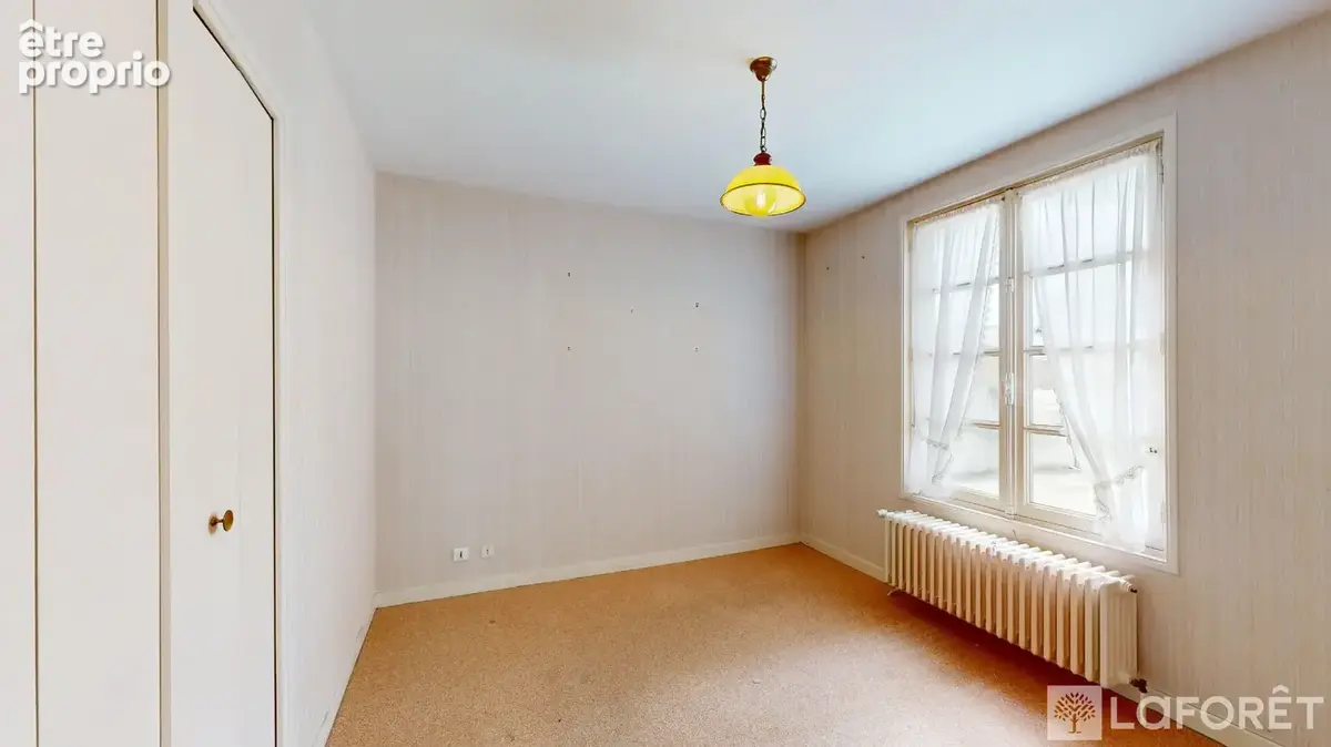 Maison 5 pièces à YZEURE - photo 6
