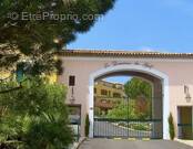 Appartement à ROQUEBRUNE-SUR-ARGENS