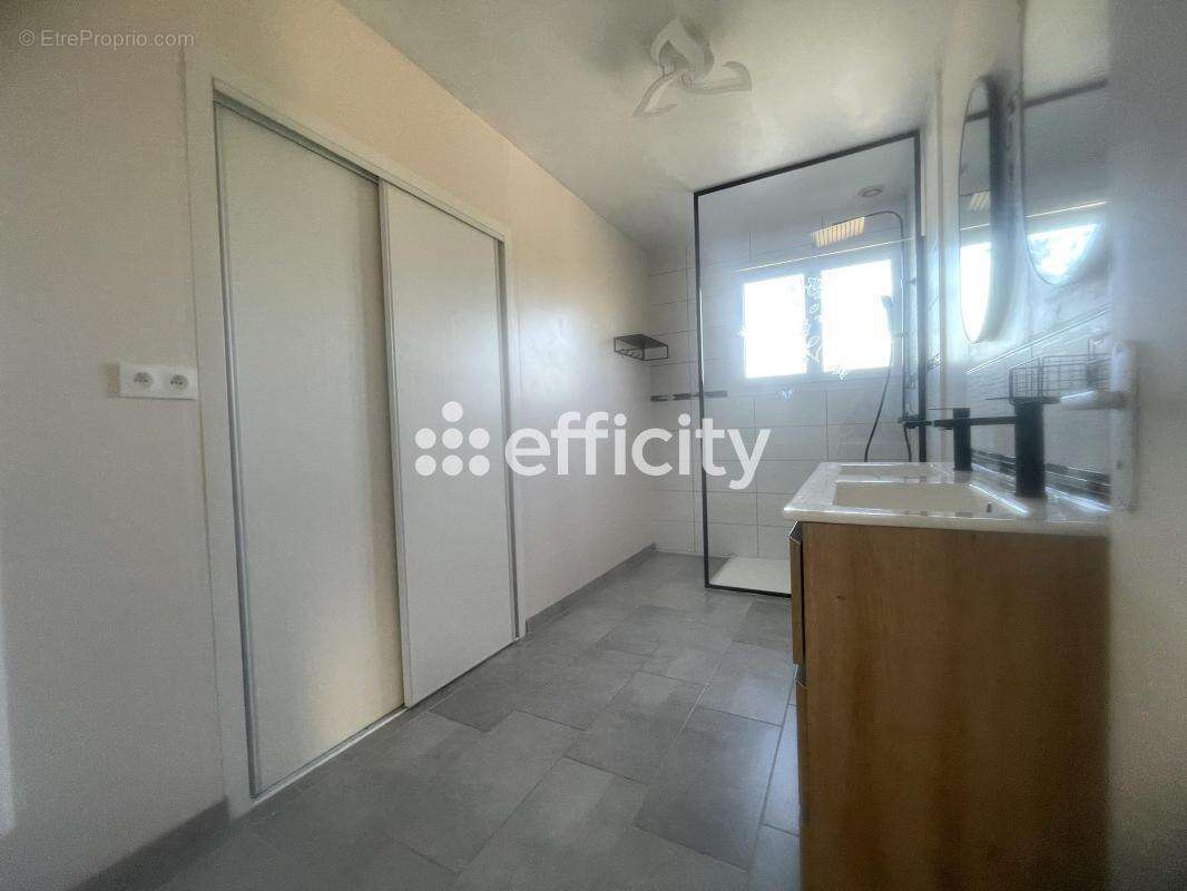 Maison à LA CHAPELLE-LAUNAY