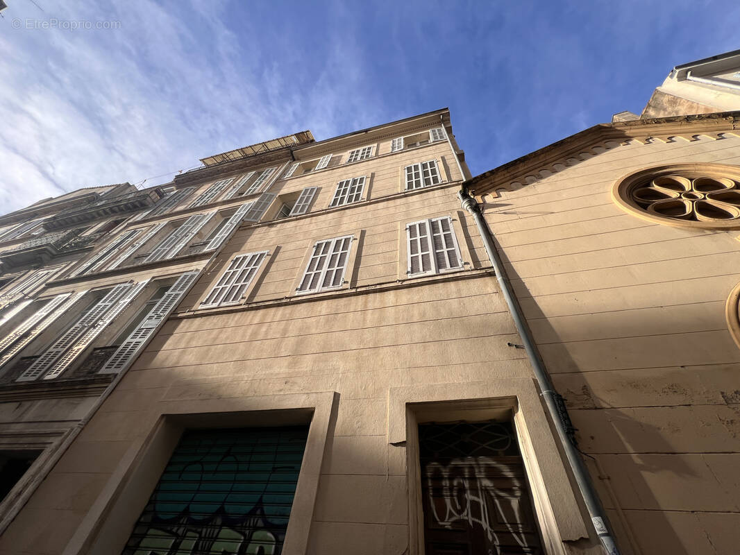 Appartement à MARSEILLE-1E