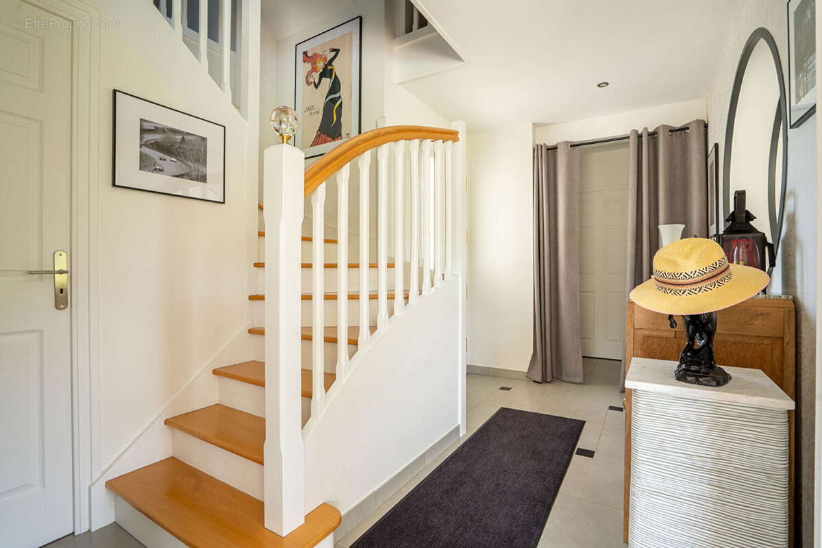 A vendre dans un quartie recherché d'Ergue Gaberic Maison  de 148.21 m² avec 4 chambre 2517 M² de terrain - photo 9