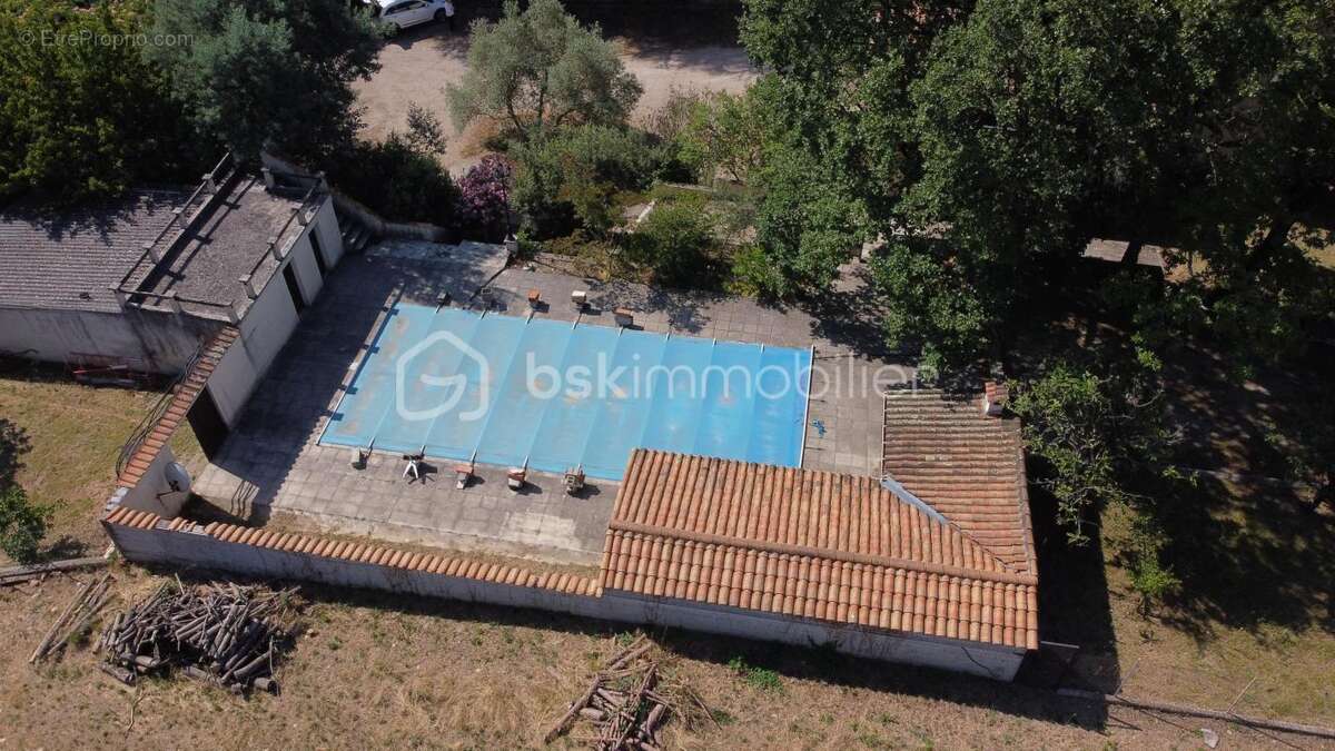 Propriété de caractère sur parc arboré avec piscine et pool-house – Fort potentiel - photo 4