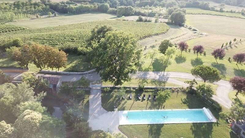Dpt  (32) : ELEGANT CHATEAU XIX, sans travaux, bases médievales avec douves, piscine, sur 9100m2 jardin clos - photo 11