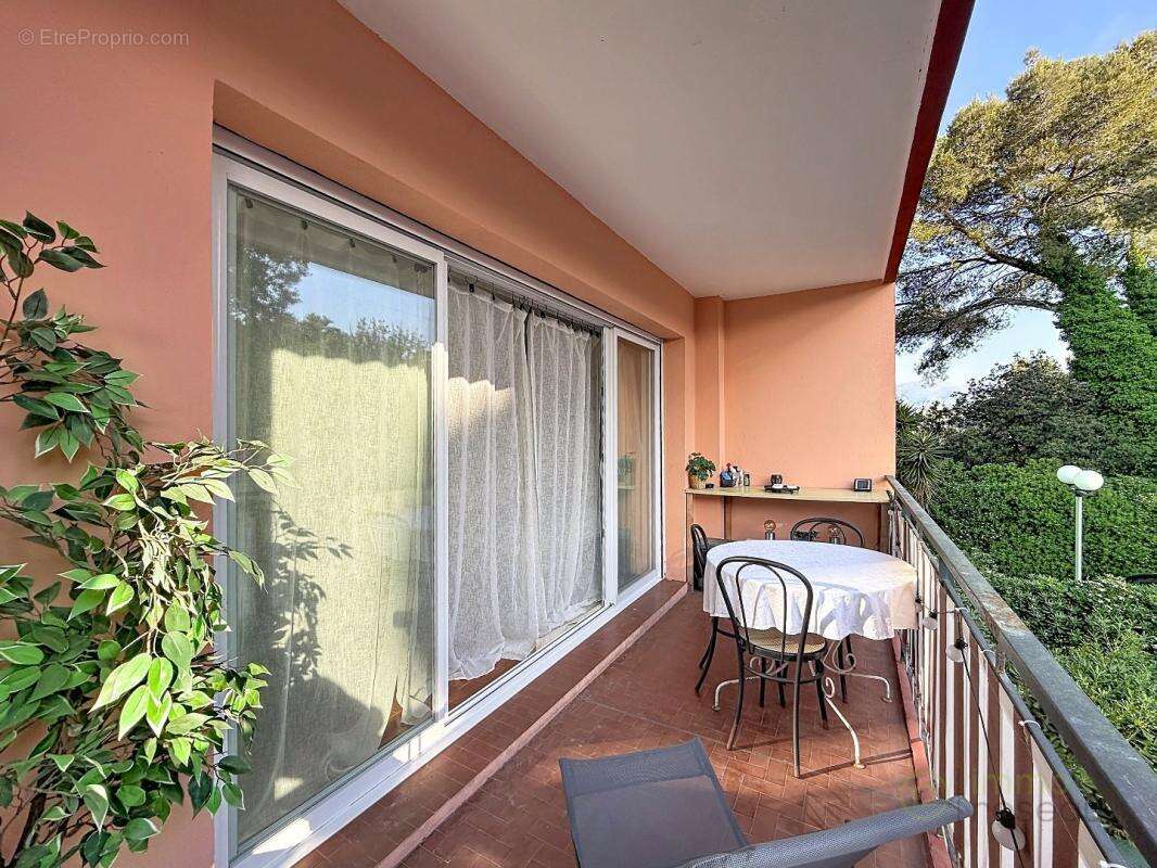 Appartement à VILLENEUVE-LOUBET
