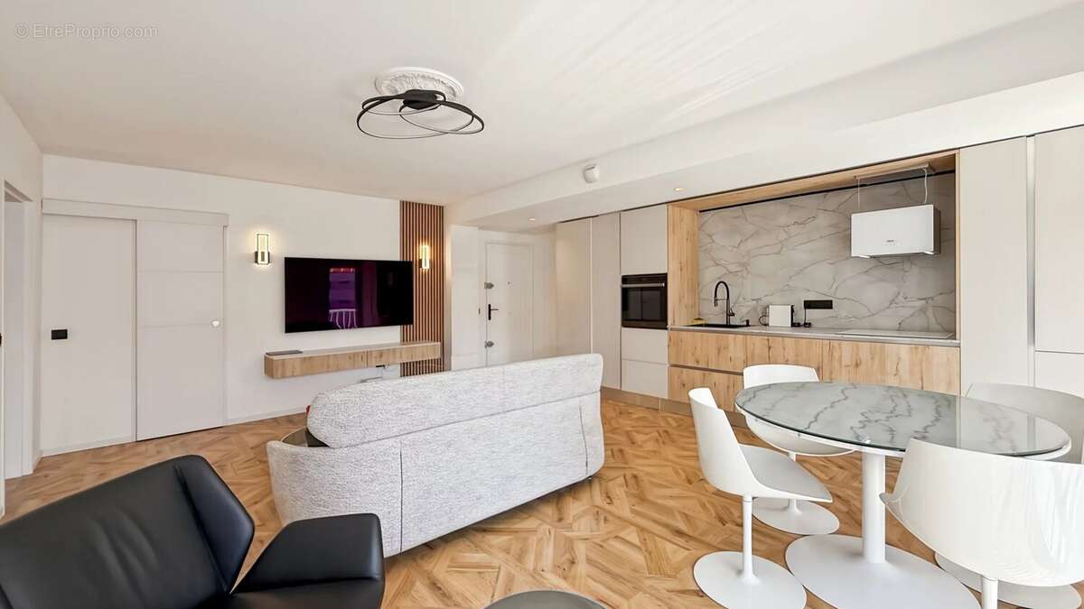 Appartement à VALLAURIS