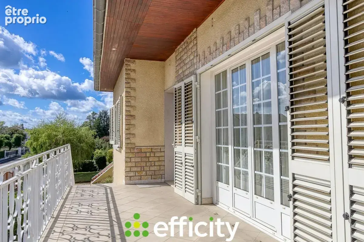 Maison 7 pièces 180 m² à vendre à Corbas (69960) - photo 2