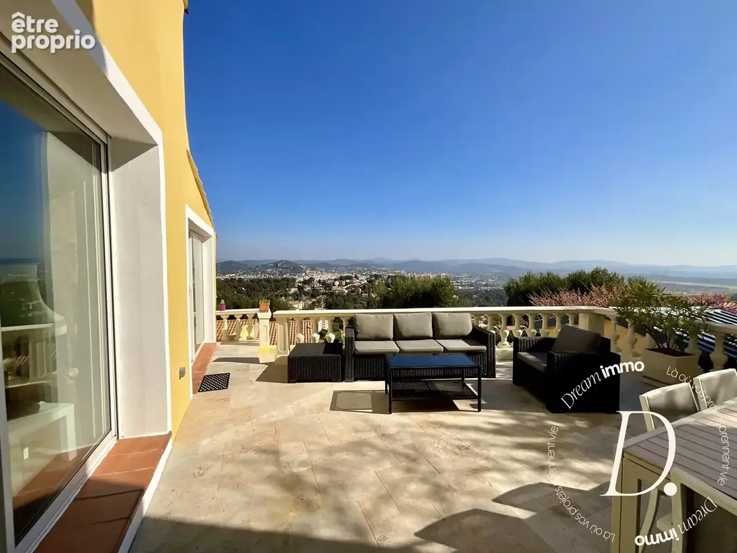 Maison 6 pièces 136 m² à vendre à Hyeres (83400) - photo 2