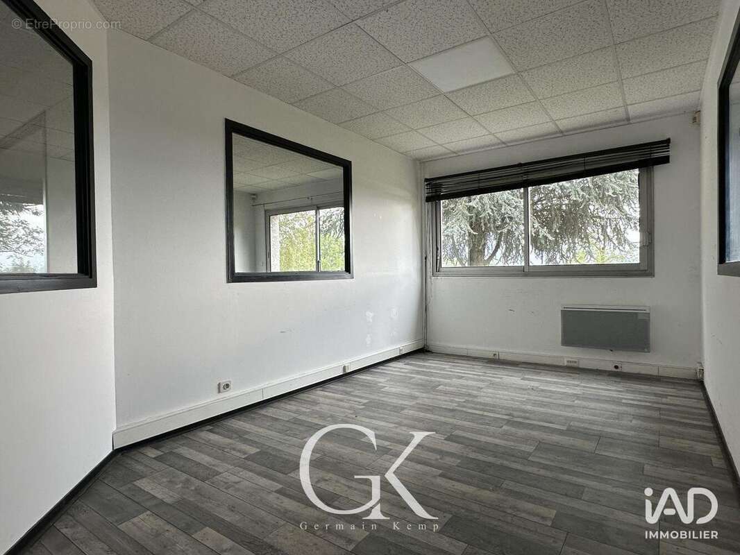 Photo 9 - Commerce à VOIRON