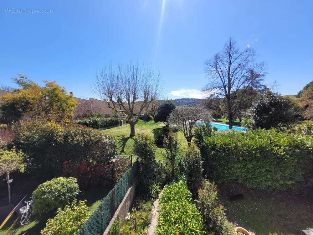 Appartement à PEYMEINADE