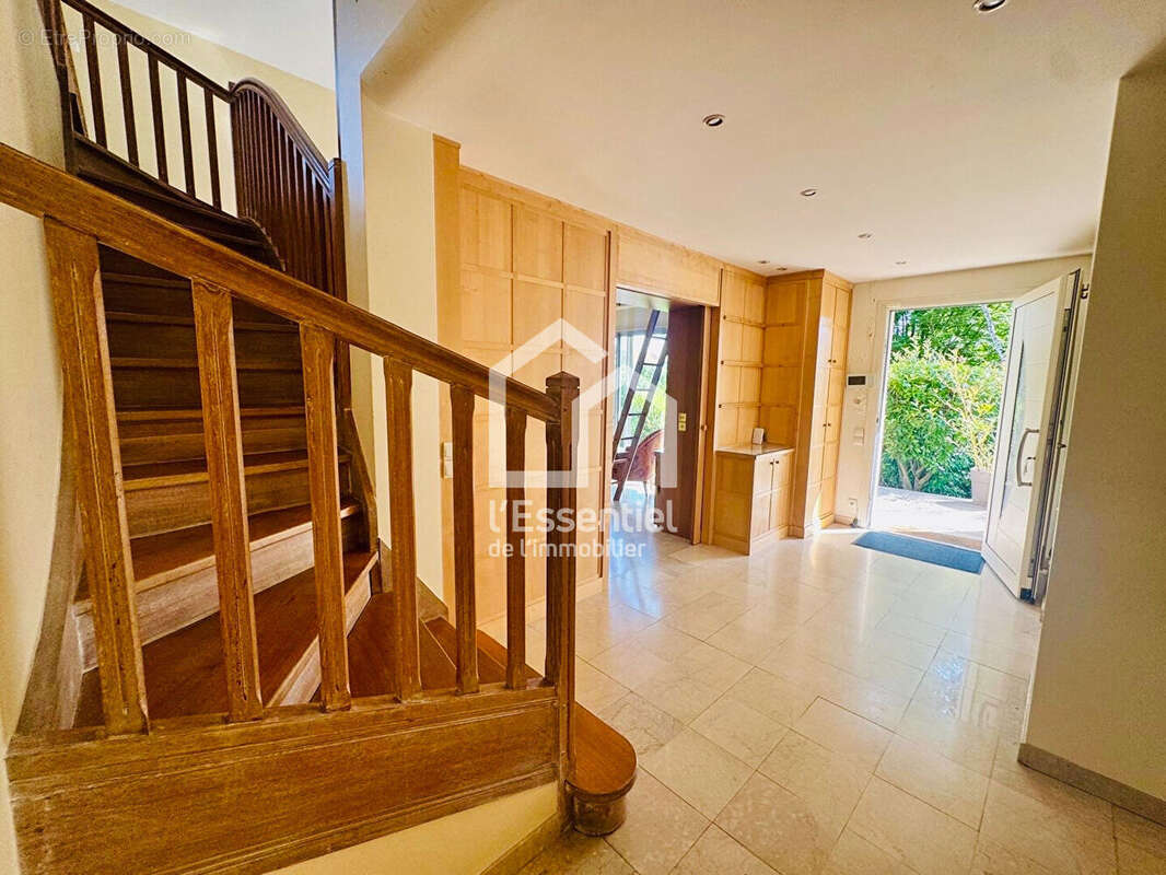 Maison à VERNEUIL-SUR-SEINE