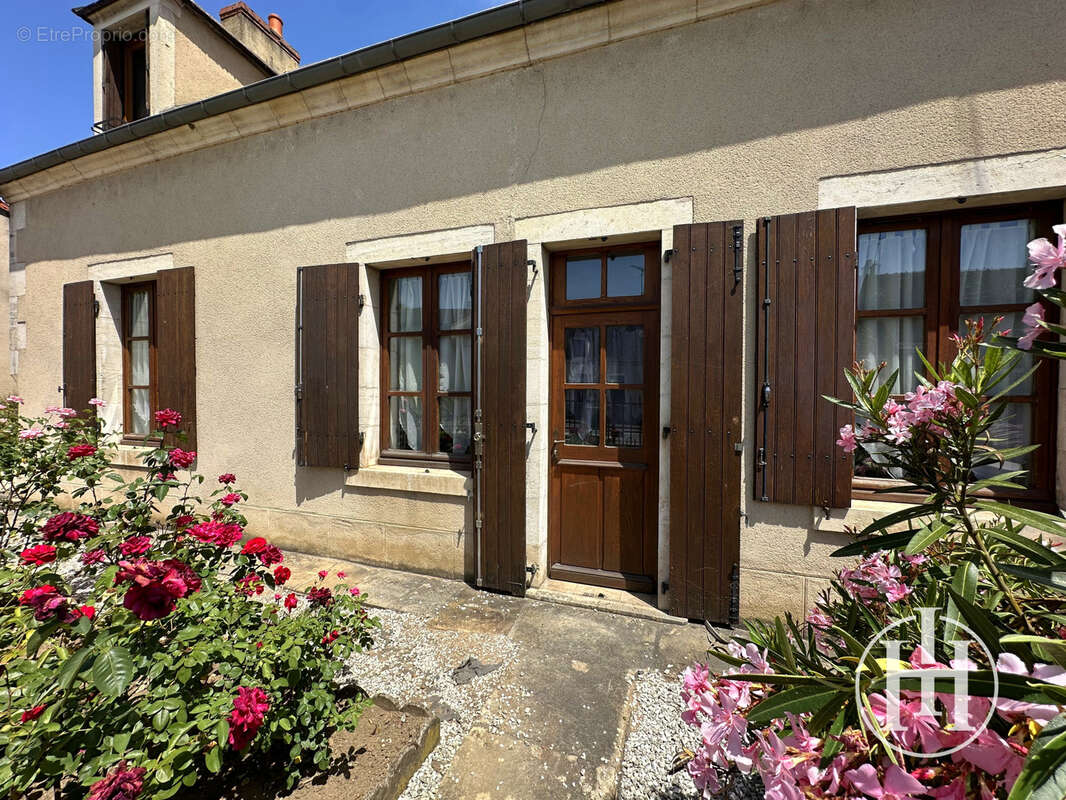 Maison à SAINT-AMAND-MONTROND