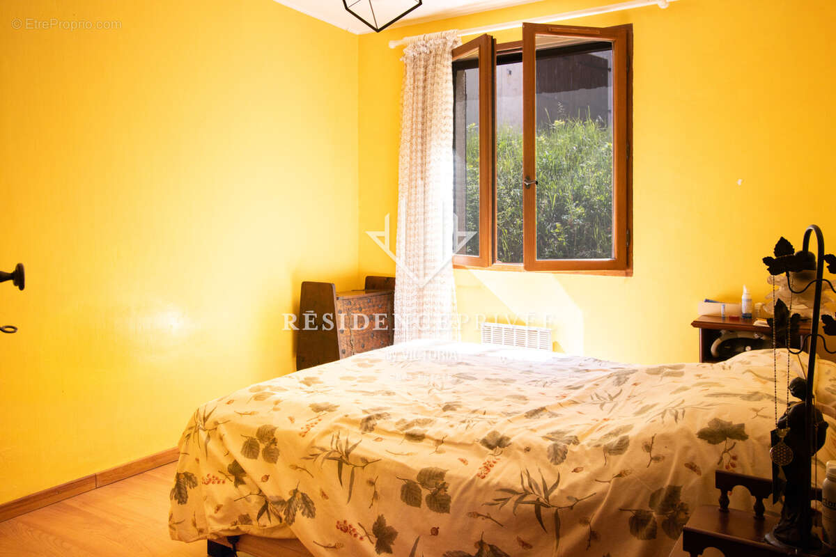 Maison à SOLLIES-TOUCAS