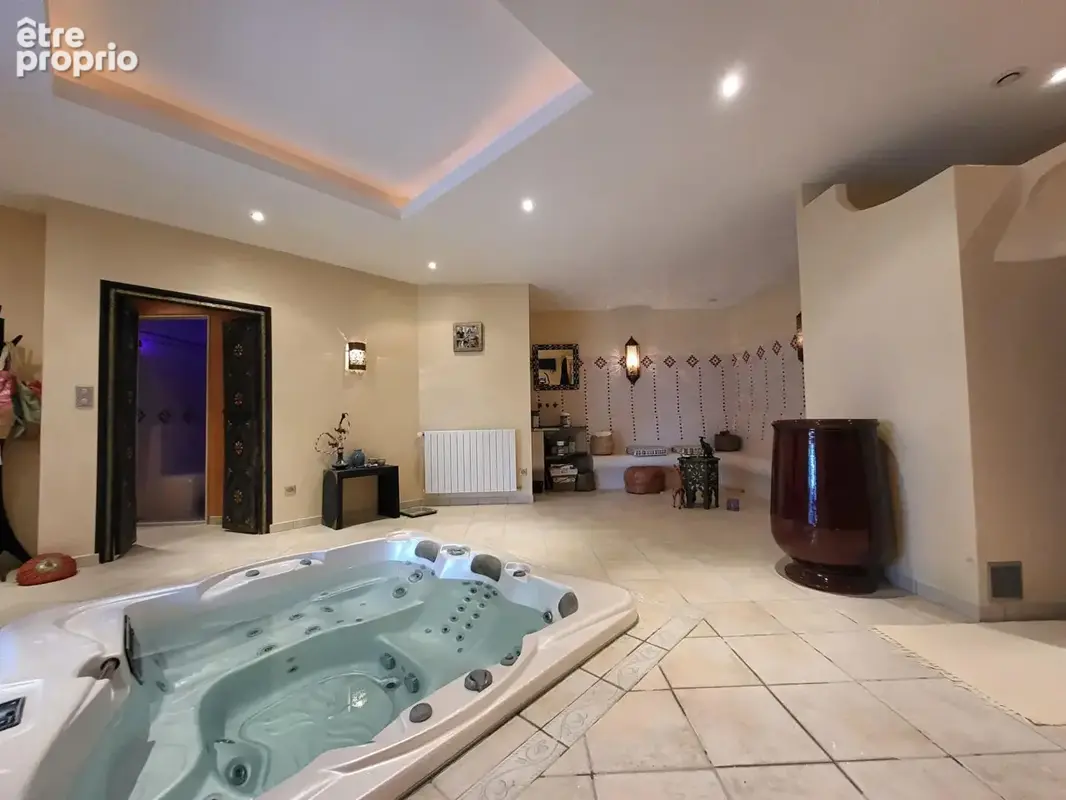 Maison de standing de 416 m² sur un terrain 2320 m² avec piscine - photo 6