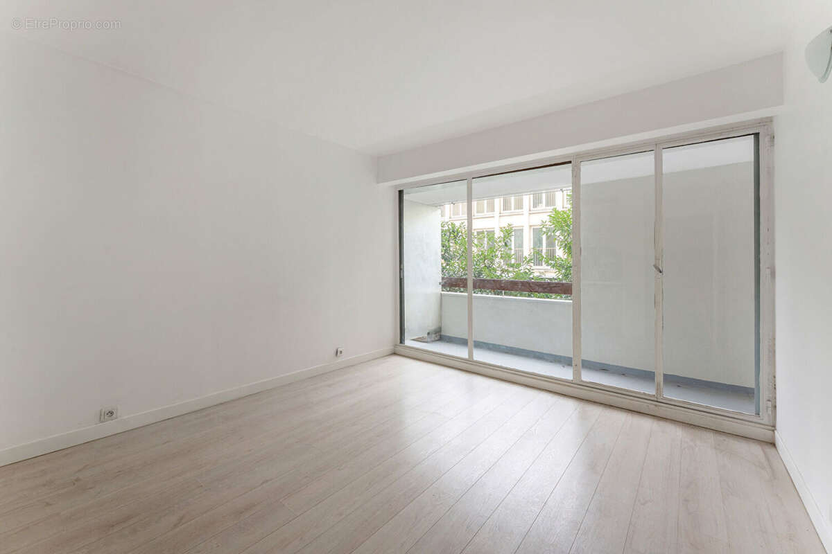 Appartement à PARIS-15E