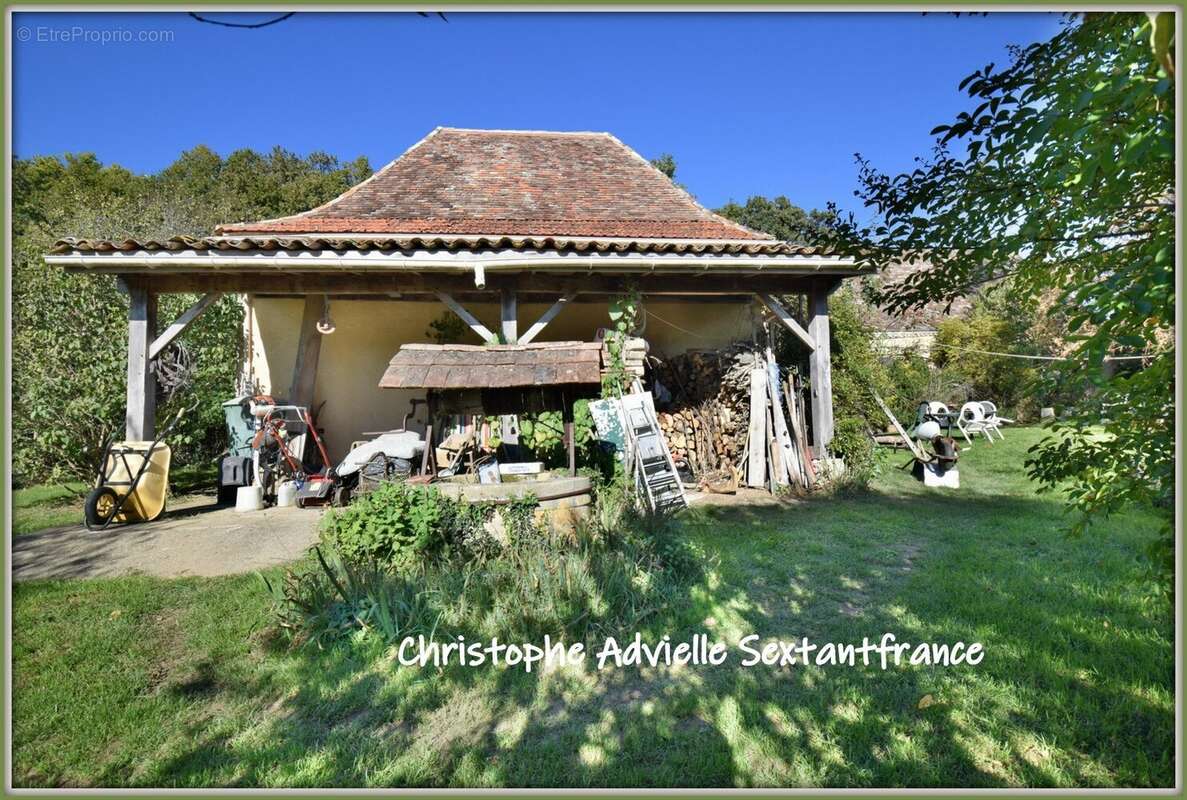 Dans cadre préservé, ancienne ferme rénovée et sa dépendance, piscine, sur 6.7 ha de terres - photo 11