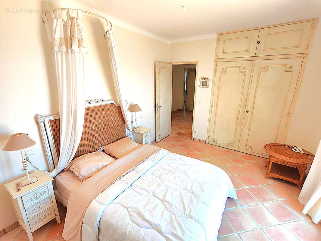 Maison à LES ISSAMBRES