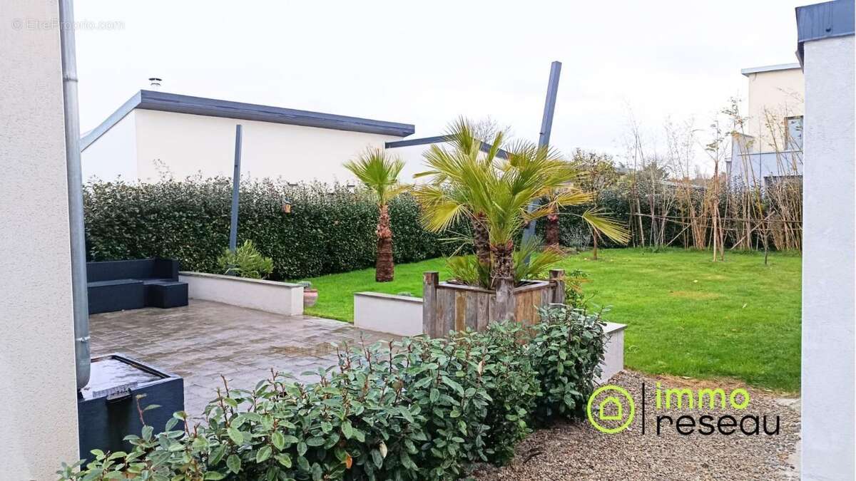 Maison à SAINT-GERMAIN-SUR-AY