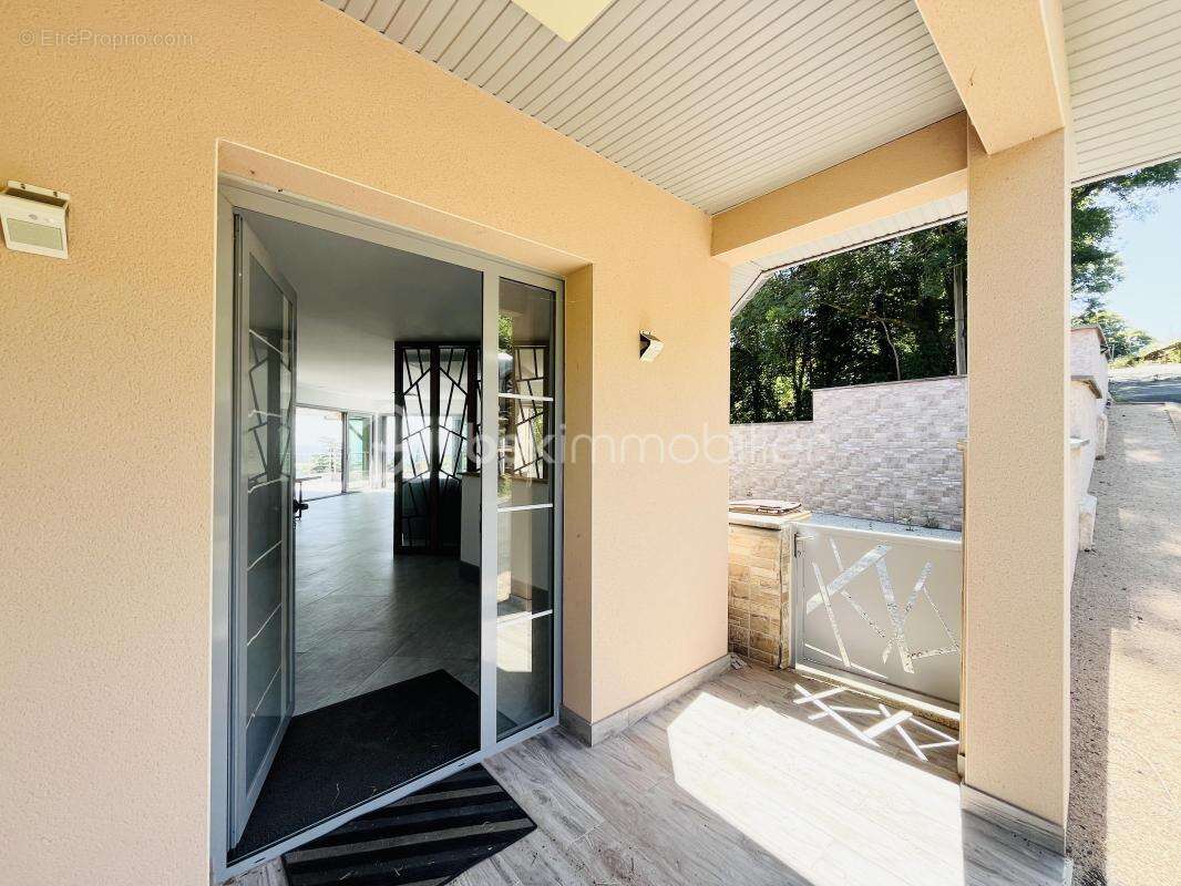 Maison à VILLE-SUR-JARNIOUX