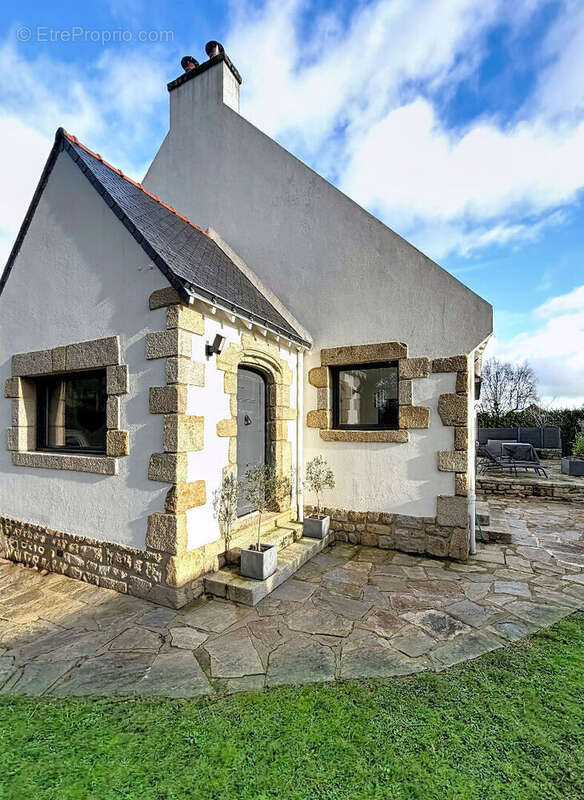 PLOEREN - Maison Familiale 215 m² - 6 Chambres - Terrain 1096 m² - photo 10