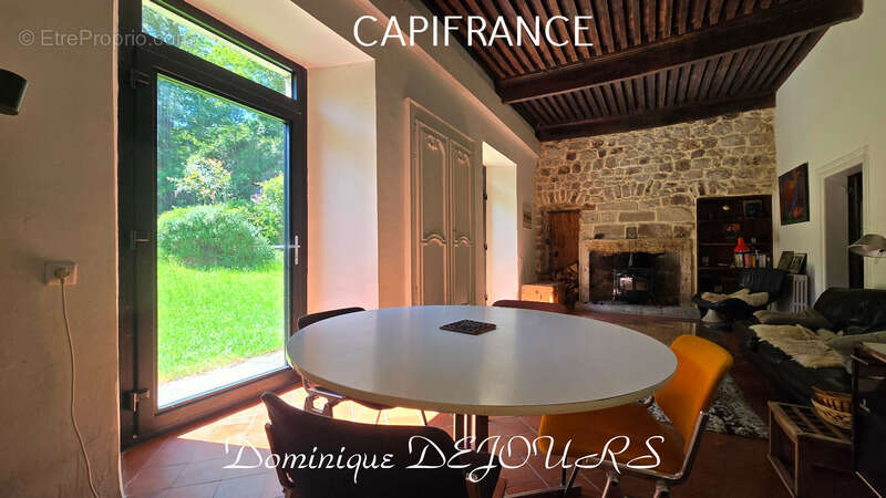 Grande maison bourgeoise de 400m² habitable et son parc de 9700m²au bord de la rivière La Glueyre - photo 7