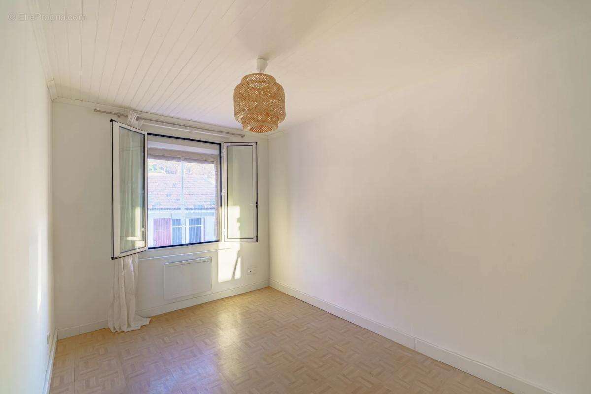 Appartement à MARSEILLE-16E