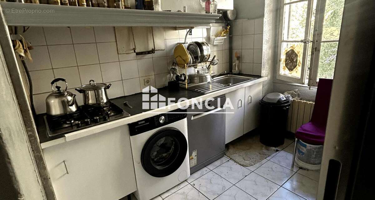 Appartement à MARSEILLE-4E