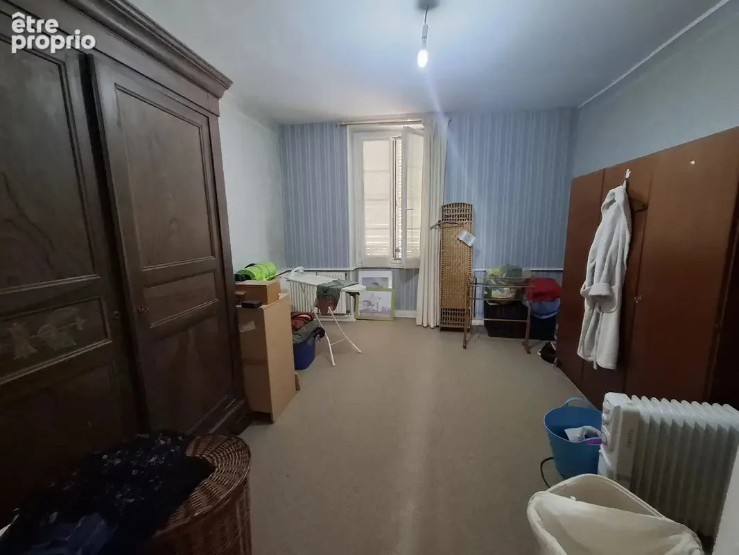 Grande maison en pierre avec deux grandes granges et jardins privés - photo 7
