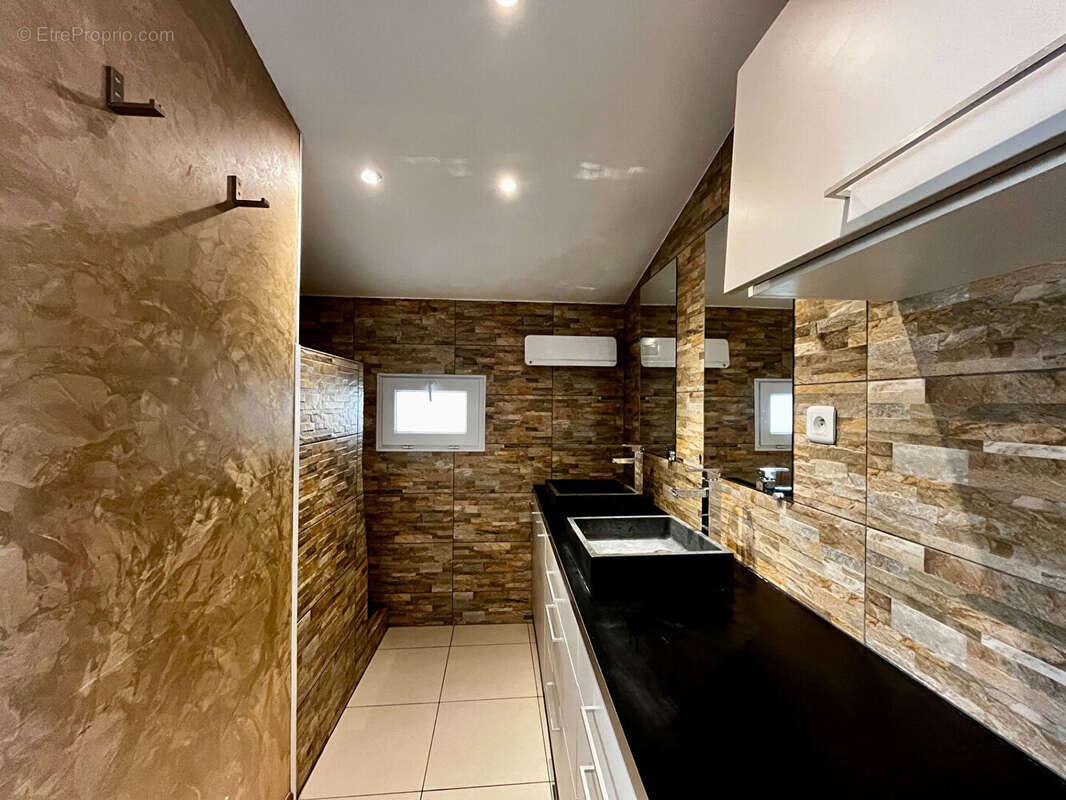 Appartement à L&#039;ISLE-SUR-LA-SORGUE