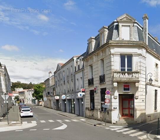 Commerce à FONTENAY-LE-COMTE