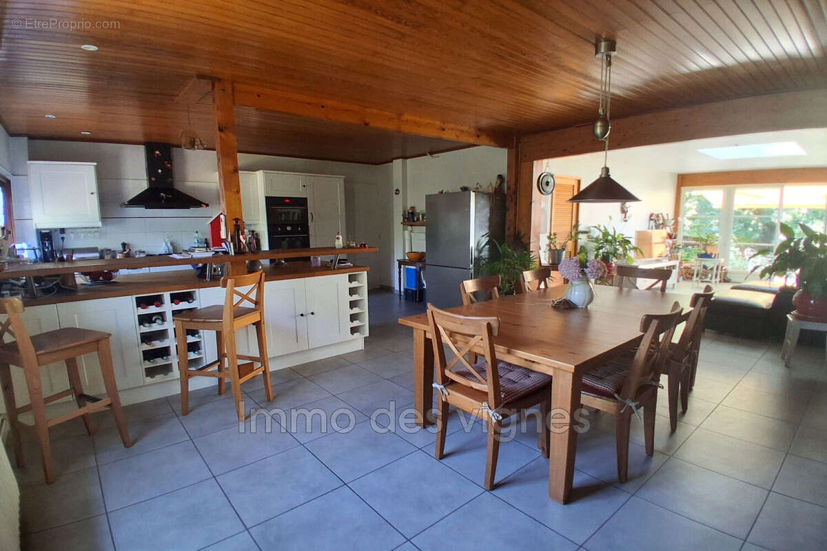 Maison à AMBARES-ET-LAGRAVE