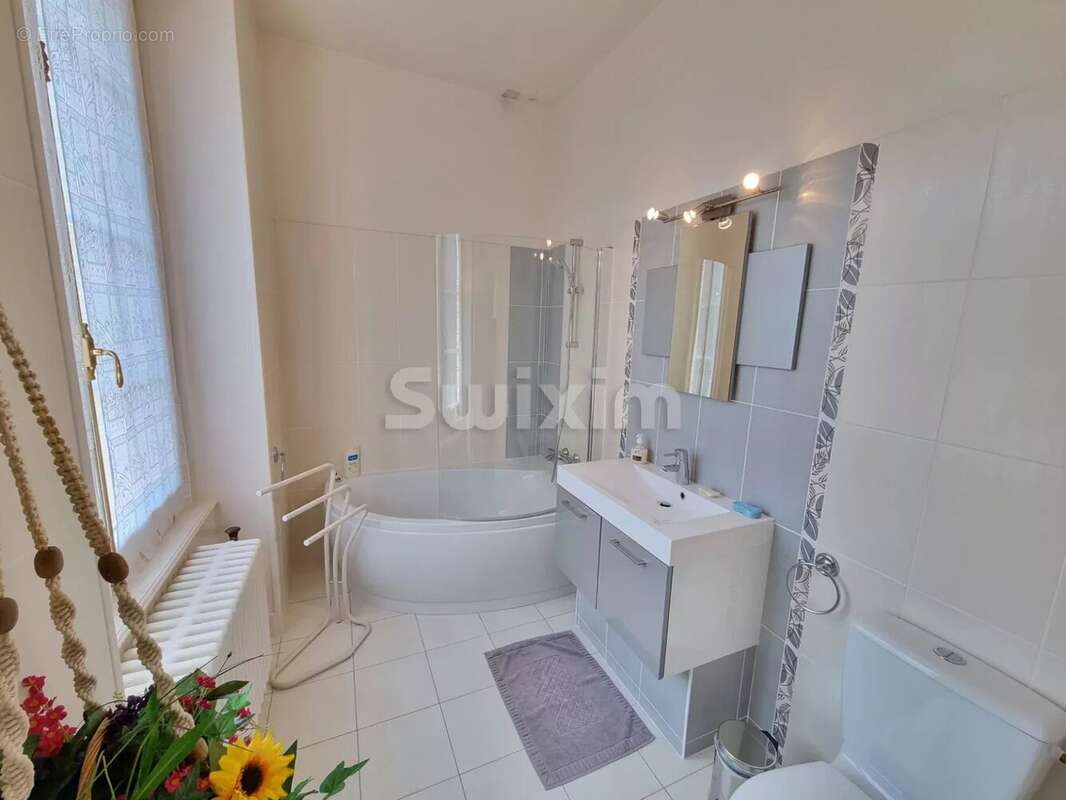 Maison à VARENNES-VAUZELLES