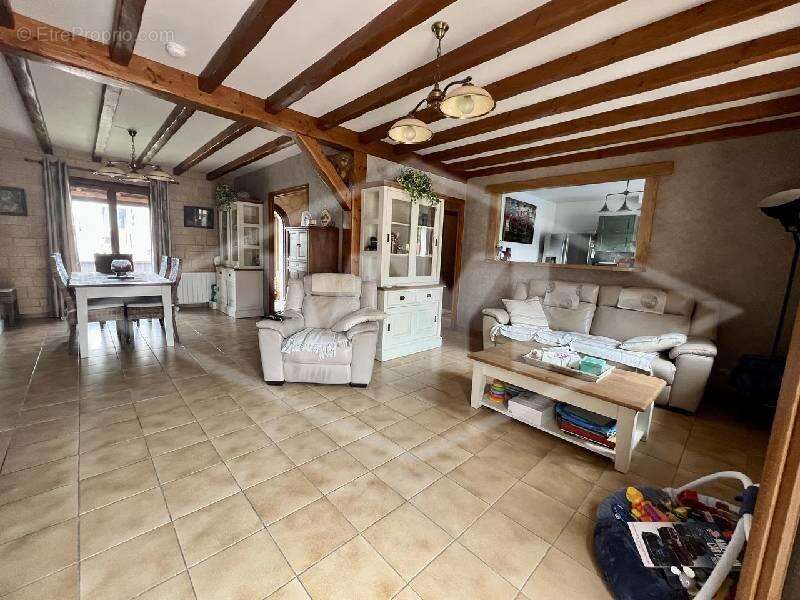 Maison à COMBS-LA-VILLE