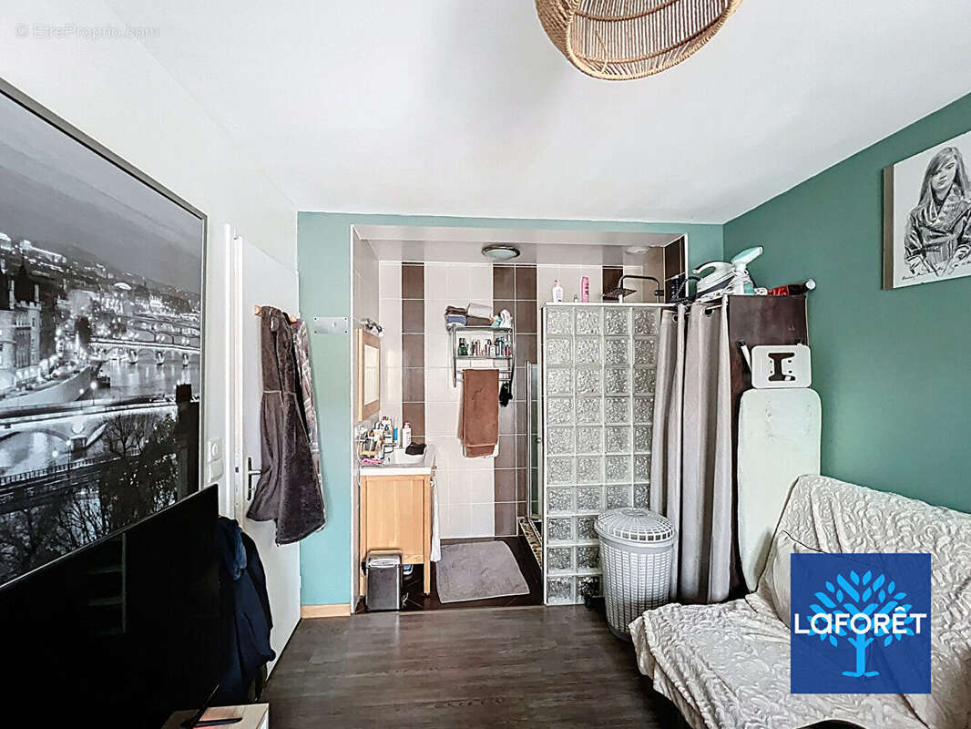 Maison à D'HUISON-LONGUEVILLE