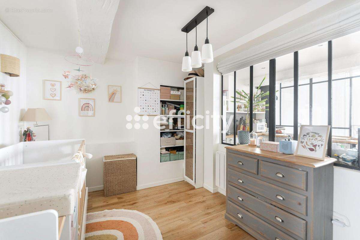 Appartement à PARIS-2E