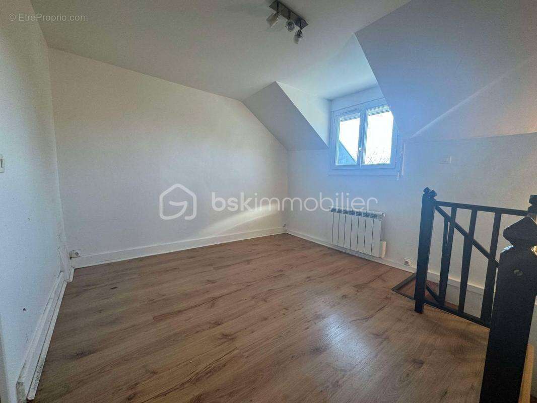 Maison à OZOUER-LE-VOULGIS