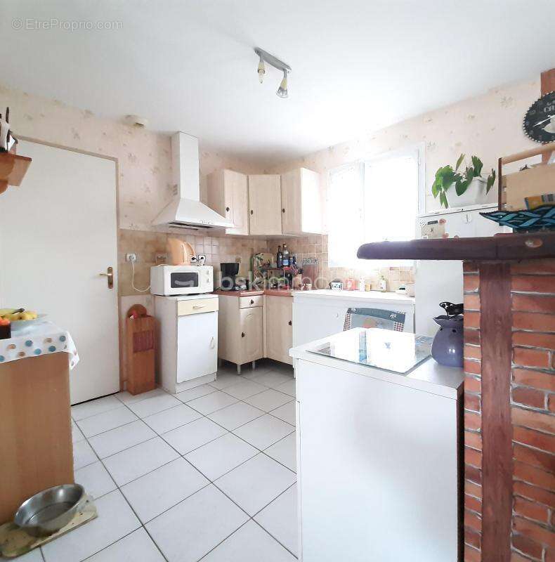 Maison à SAINT-LAURENT-SUR-GORRE