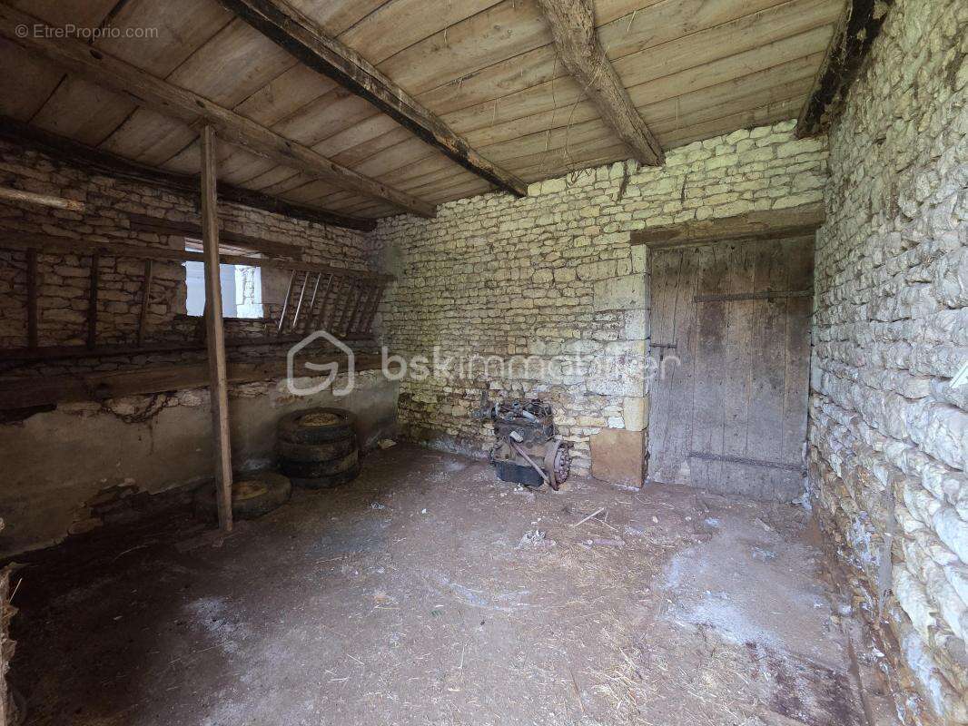 Maison à LIMALONGES