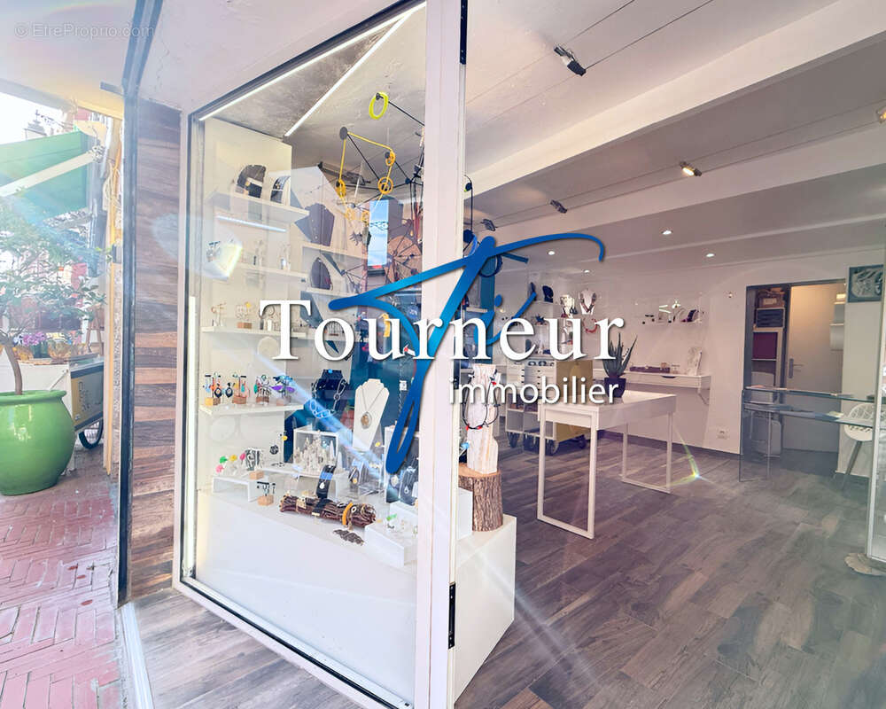 Commerce à SANARY-SUR-MER