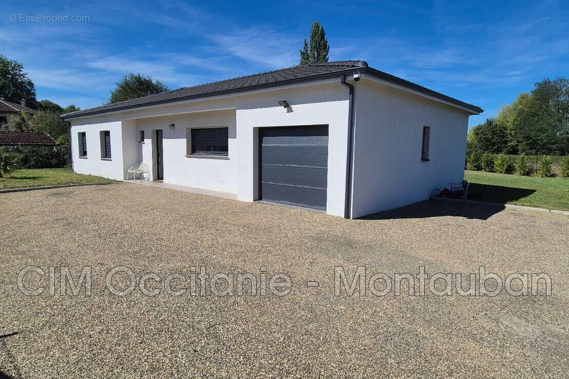 Maison à SAINT-ETIENNE-DE-TULMONT