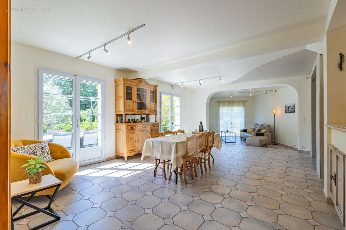 Maison à VAISON-LA-ROMAINE