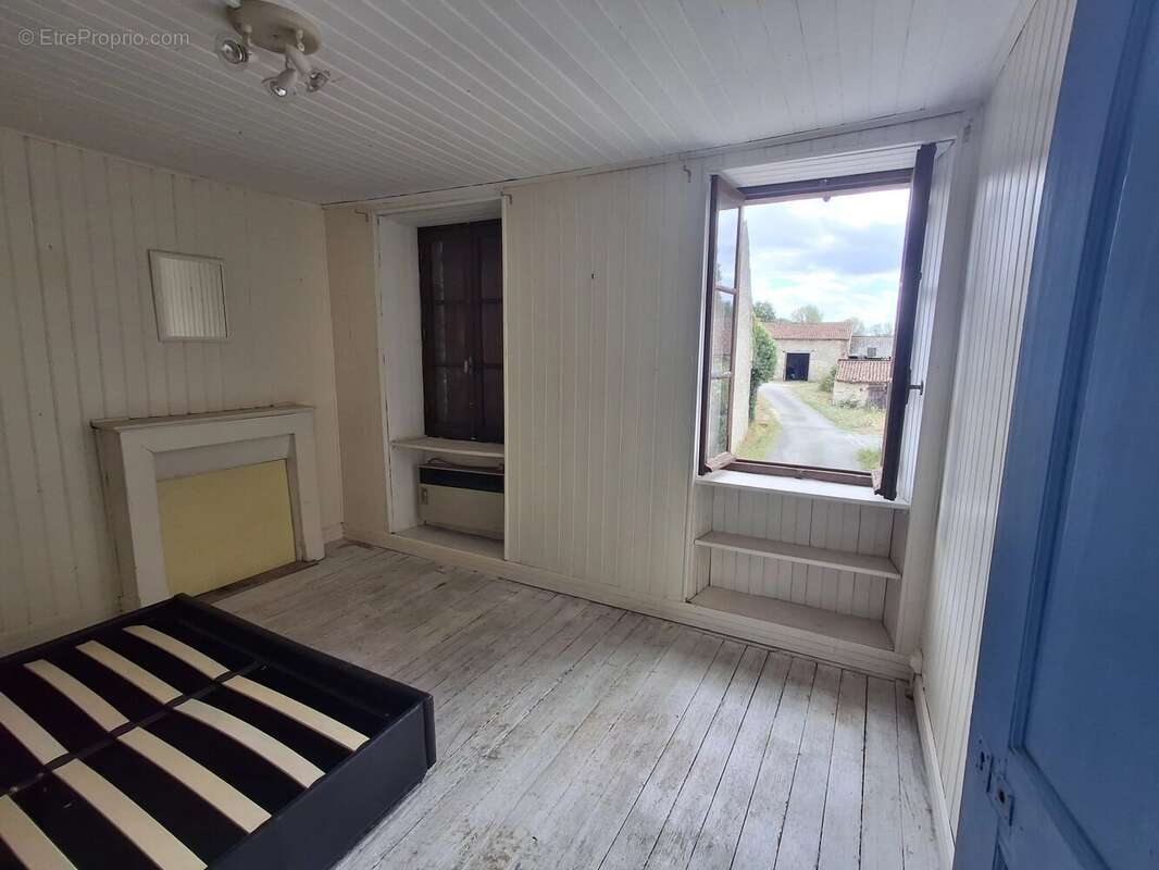 Charmante maison de caractère en pierre avec jardin dans un hameau paisible - photo 6