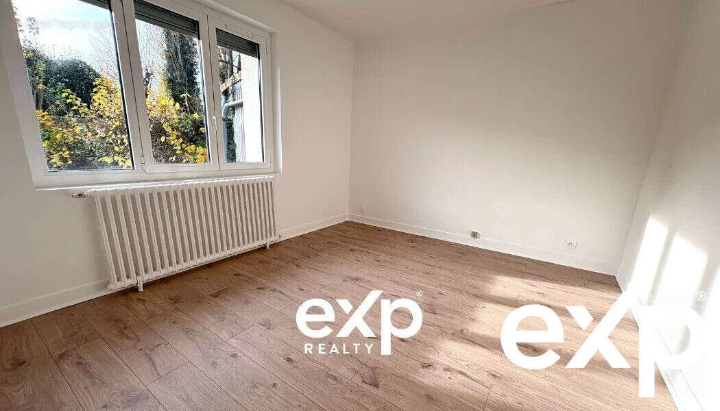 Maison à BUSSY-SAINT-GEORGES