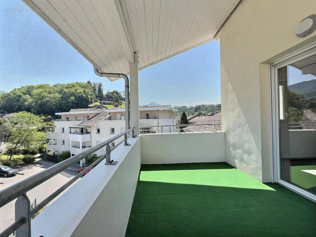 Appartement à BONNE