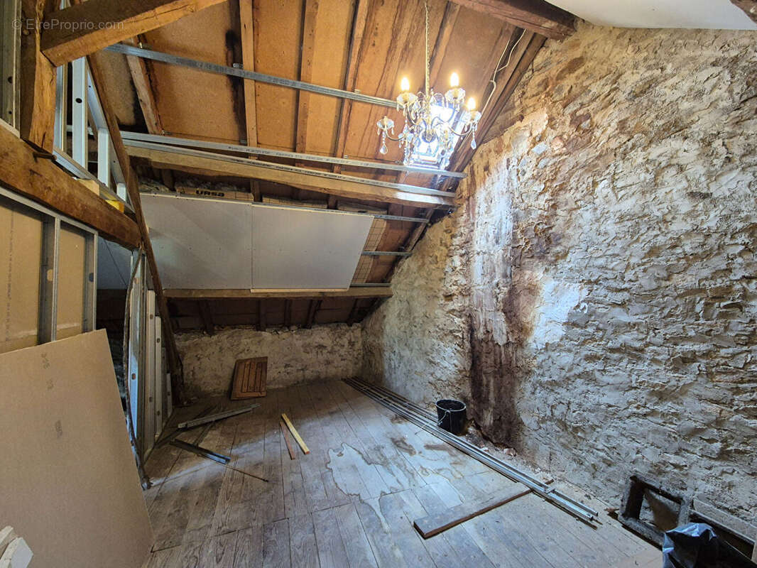Maison à LE LONZAC
