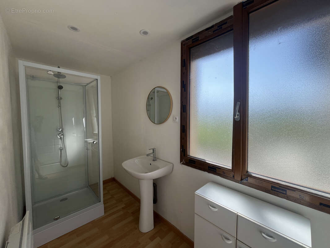 Maison de village avec nombreux batiments rambures - photo 11