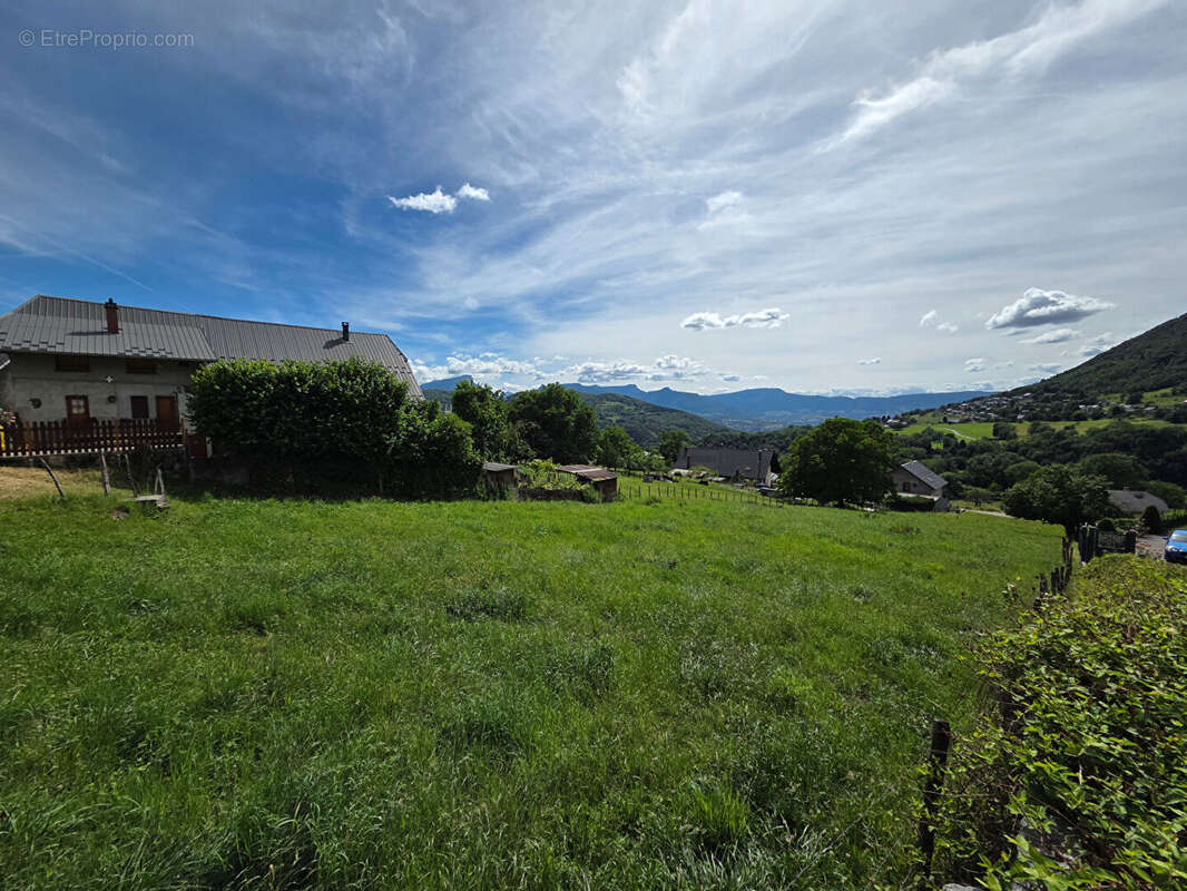 Terrain à THOIRY