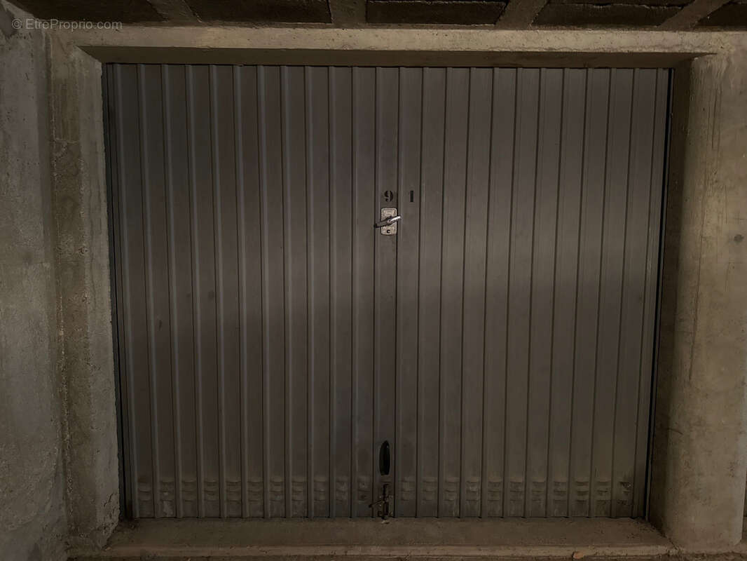 Parking à SAINT-HILAIRE-DE-RIEZ